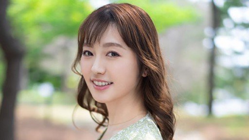  Xấu Hổ Khi Đi Bộ Mà Không Mặc Áo Lót ... Âm Hộ Của Người Phụ Nữ Nghiêm Túc Này Ướt Đến Mức Giật Dây: What A Mistake!